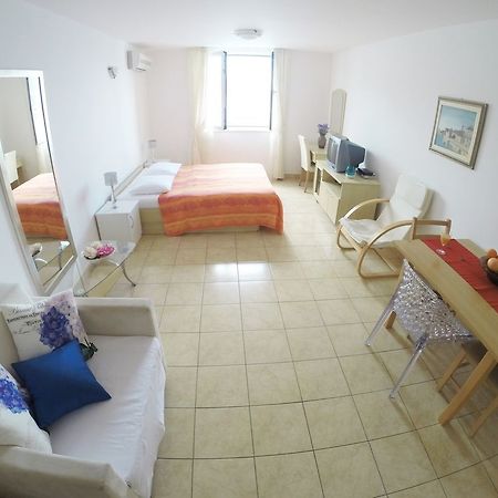 ווינייראץ Tamarix Residence מראה חיצוני תמונה